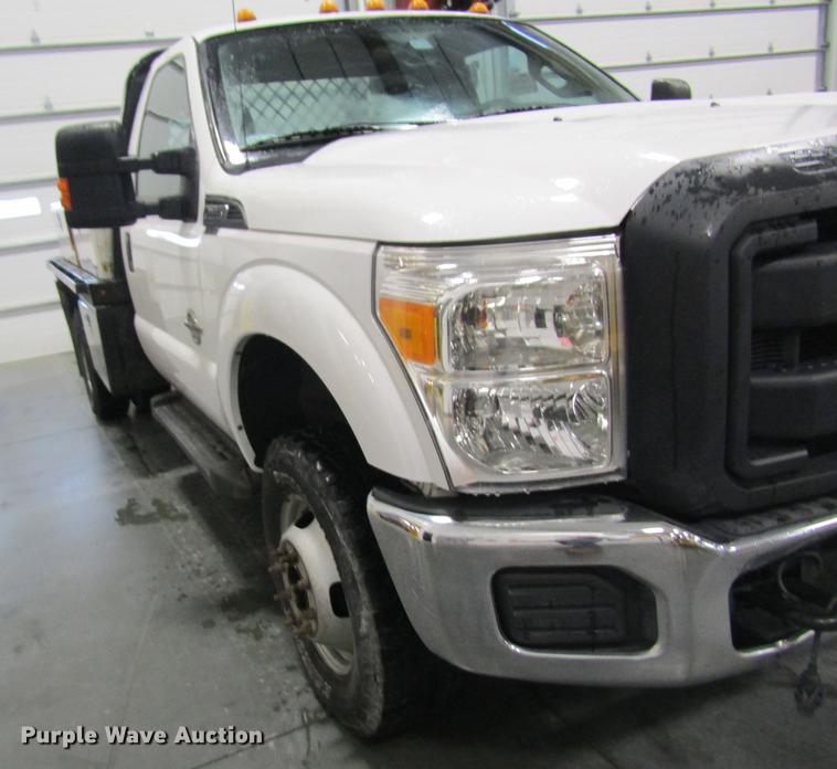 image for item DC4358 2013 Ford F350 Super Duty flatbed pickup truck