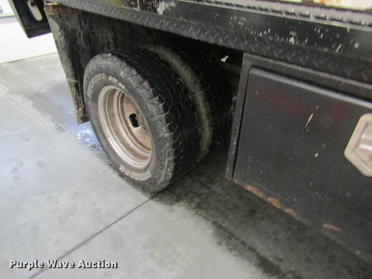 image for item DC4358 2013 Ford F350 Super Duty flatbed pickup truck