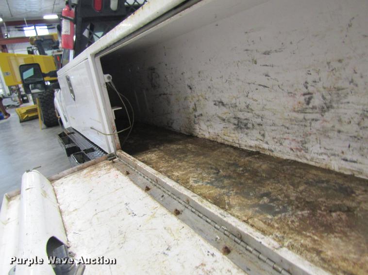 image for item DC4358 2013 Ford F350 Super Duty flatbed pickup truck