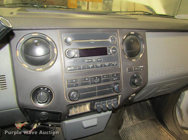 image for item DC4358 2013 Ford F350 Super Duty flatbed pickup truck