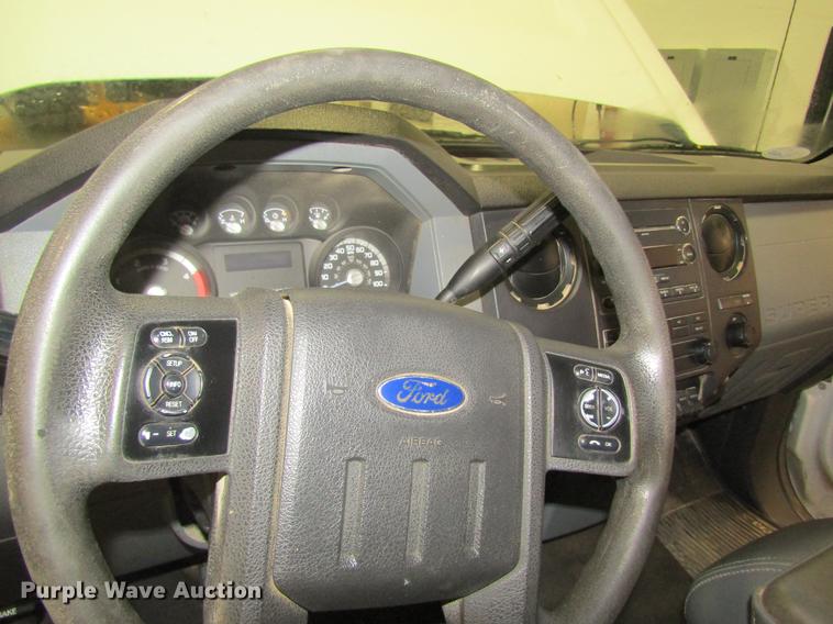 image for item DC4358 2013 Ford F350 Super Duty flatbed pickup truck