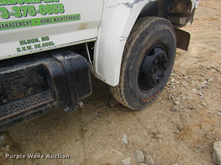 image for item DC4366 1981 Ford F700 truck cab and chassis