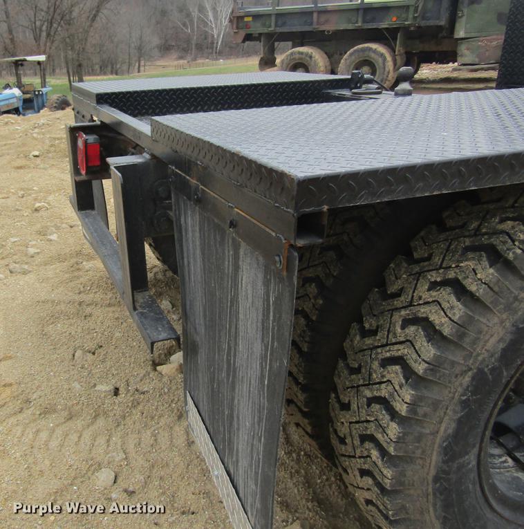 image for item DC4366 1981 Ford F700 truck cab and chassis