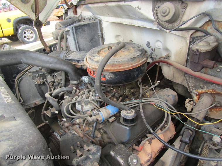 image for item DC4366 1981 Ford F700 truck cab and chassis