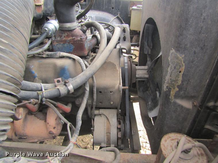 image for item DC4366 1981 Ford F700 truck cab and chassis