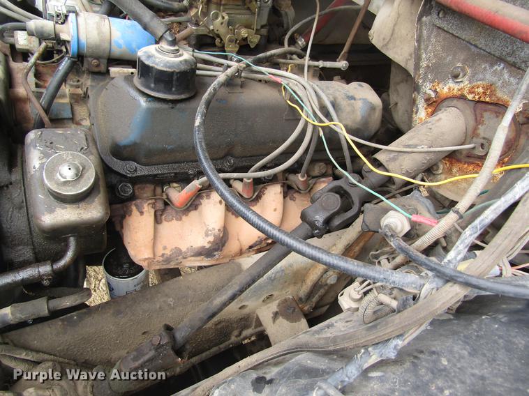 image for item DC4366 1981 Ford F700 truck cab and chassis