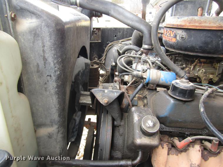 image for item DC4366 1981 Ford F700 truck cab and chassis