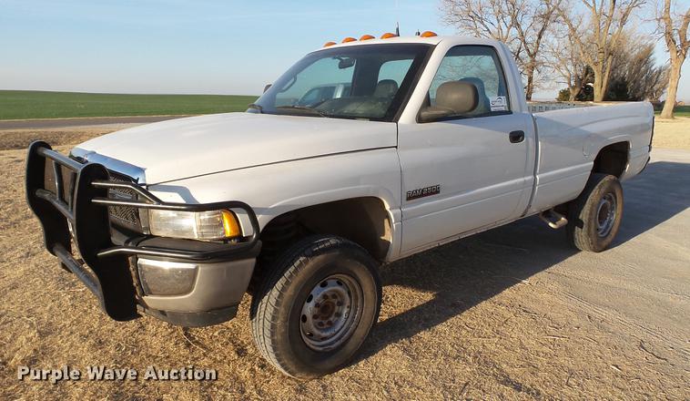 image for item DC5583 2002 Dodge Ram 2500 pickup truck