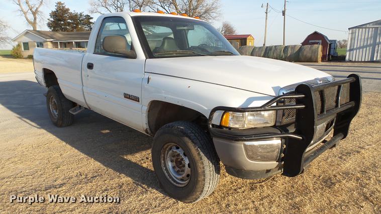 image for item DC5583 2002 Dodge Ram 2500 pickup truck
