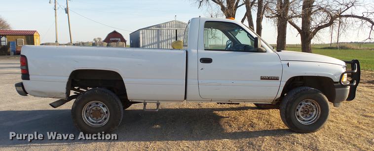 image for item DC5583 2002 Dodge Ram 2500 pickup truck