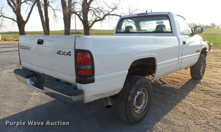 image for item DC5583 2002 Dodge Ram 2500 pickup truck