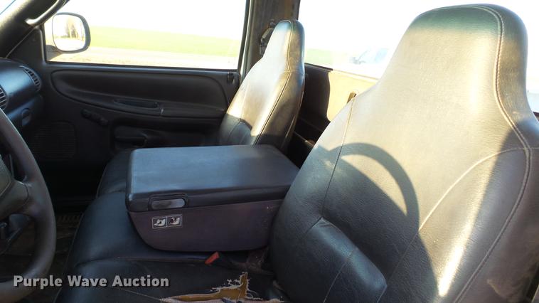 image for item DC5583 2002 Dodge Ram 2500 pickup truck