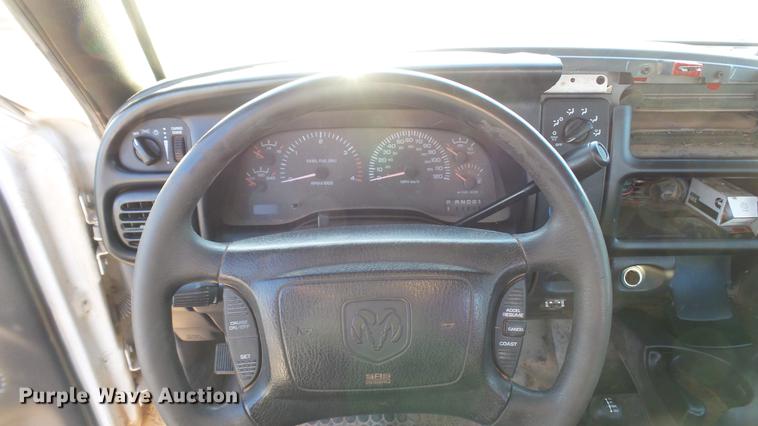 image for item DC5583 2002 Dodge Ram 2500 pickup truck