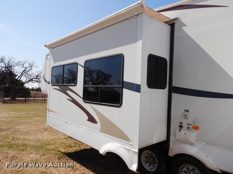 image for item DC5972 2007 Coachman Chaparral 340QBS camper