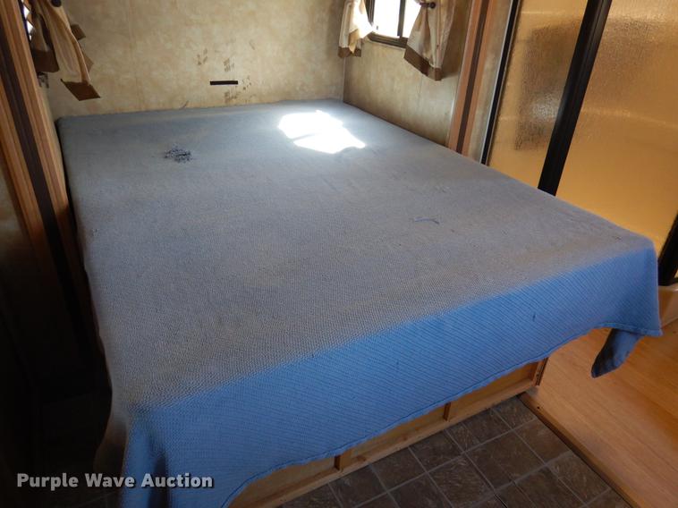 image for item DC5972 2007 Coachman Chaparral 340QBS camper