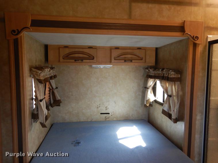 image for item DC5972 2007 Coachman Chaparral 340QBS camper