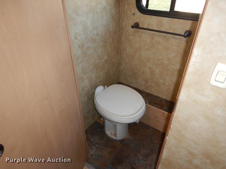 image for item DC5972 2007 Coachman Chaparral 340QBS camper