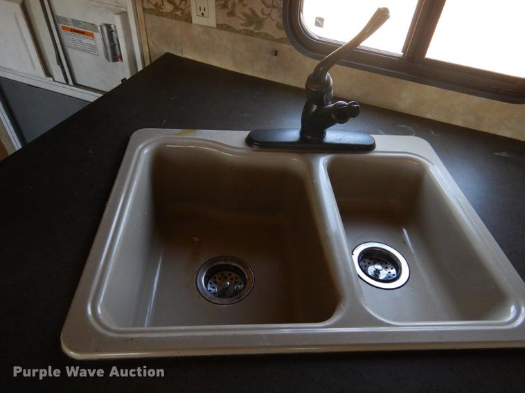 image for item DC5972 2007 Coachman Chaparral 340QBS camper