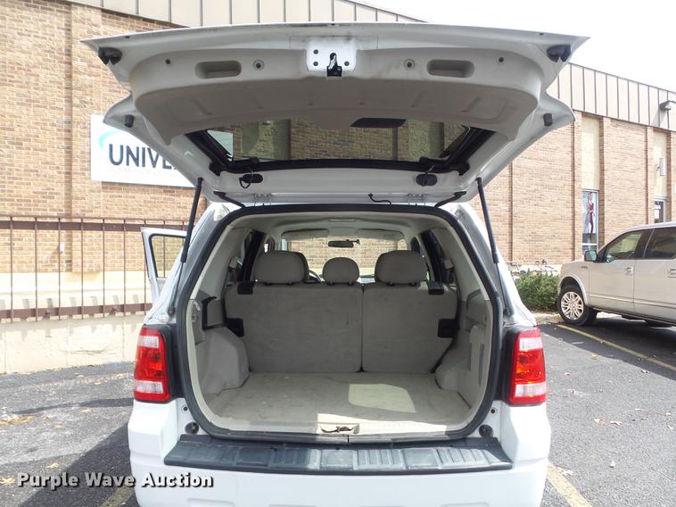 image for item DC7371 2008 Ford Escape XLT SUV