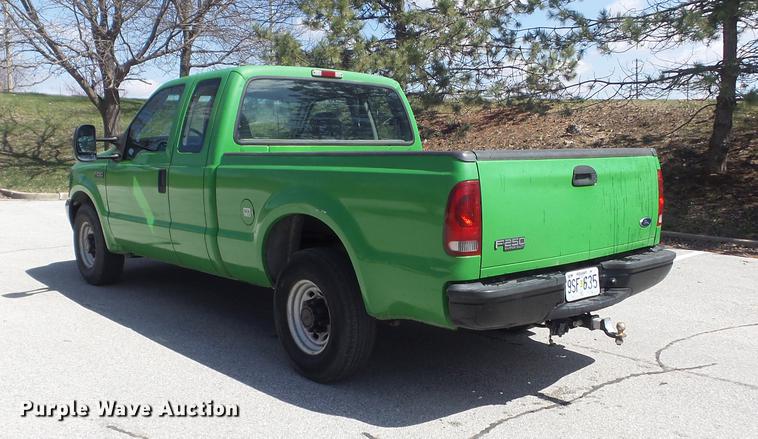 image for item DC7376 2001 Ford F250 Super Duty XL SuperCab pickup truck