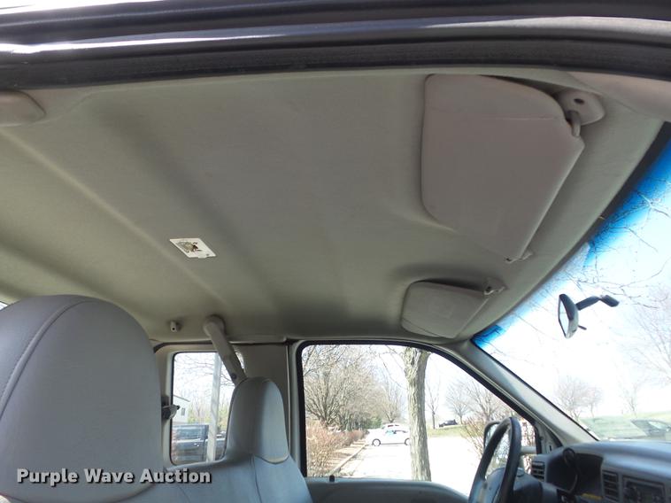 image for item DC7376 2001 Ford F250 Super Duty XL SuperCab pickup truck