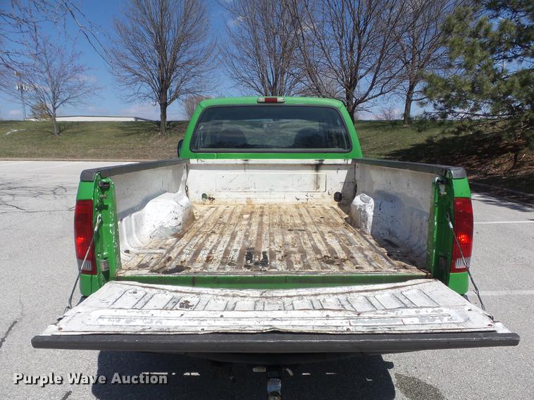 image for item DC7376 2001 Ford F250 Super Duty XL SuperCab pickup truck