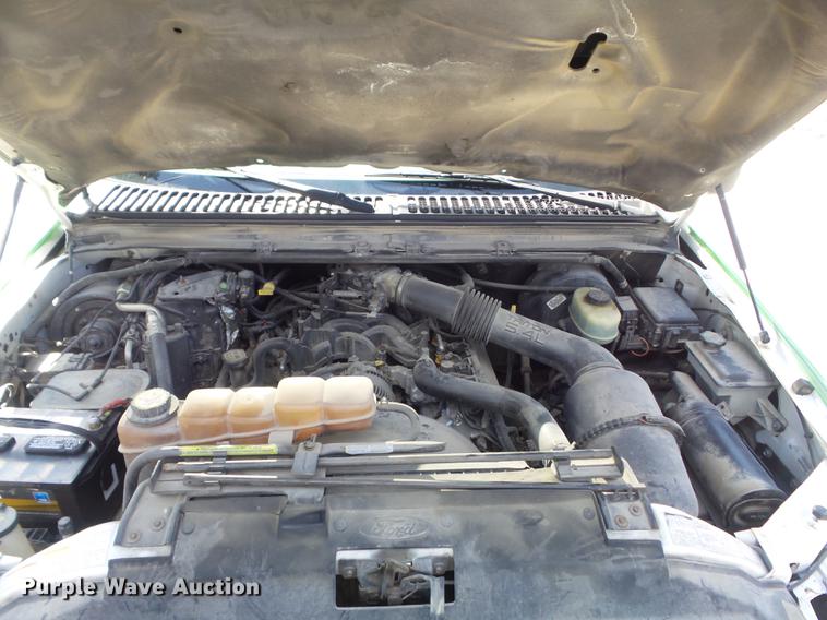 image for item DC7376 2001 Ford F250 Super Duty XL SuperCab pickup truck