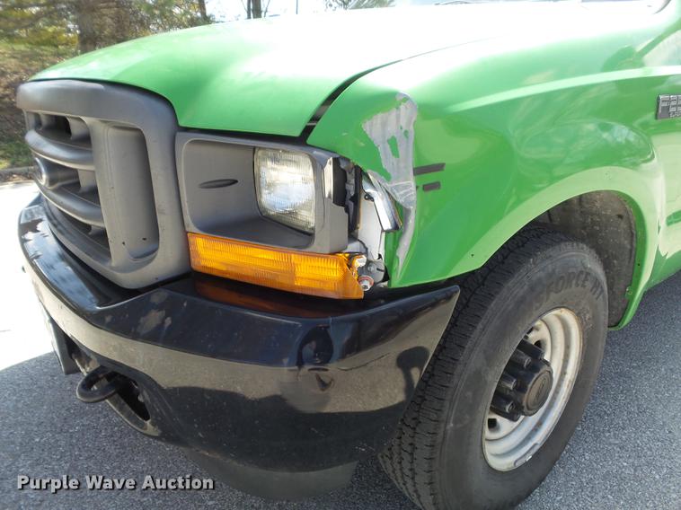 image for item DC7376 2001 Ford F250 Super Duty XL SuperCab pickup truck