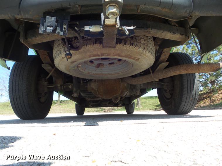 image for item DC7376 2001 Ford F250 Super Duty XL SuperCab pickup truck