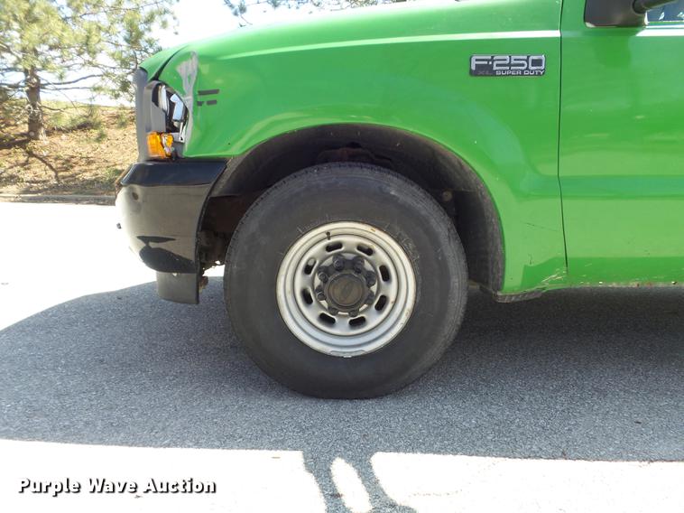 image for item DC7376 2001 Ford F250 Super Duty XL SuperCab pickup truck