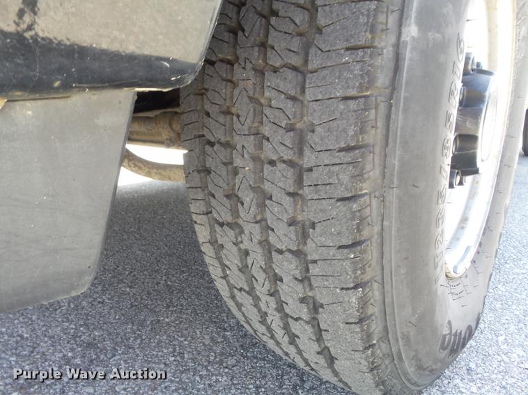 image for item DC7376 2001 Ford F250 Super Duty XL SuperCab pickup truck