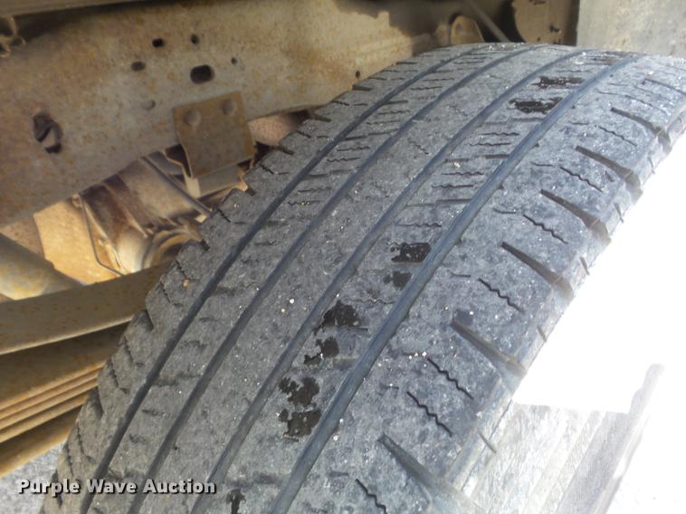 image for item DC7376 2001 Ford F250 Super Duty XL SuperCab pickup truck