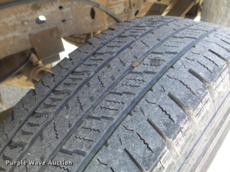 image for item DC7376 2001 Ford F250 Super Duty XL SuperCab pickup truck