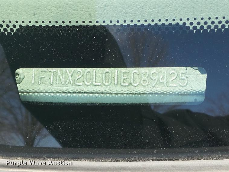 image for item DC7376 2001 Ford F250 Super Duty XL SuperCab pickup truck