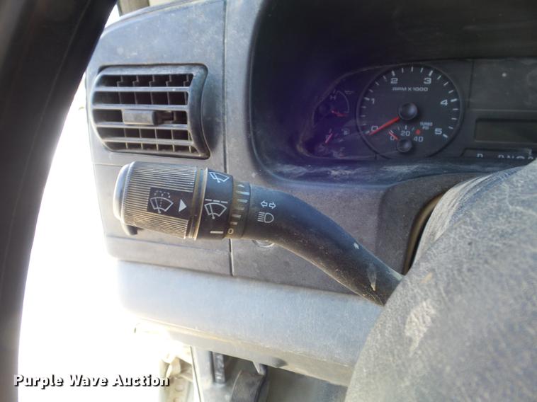 image for item DC7378 2006 Ford F350 Super Duty XL flatbed pickup truck