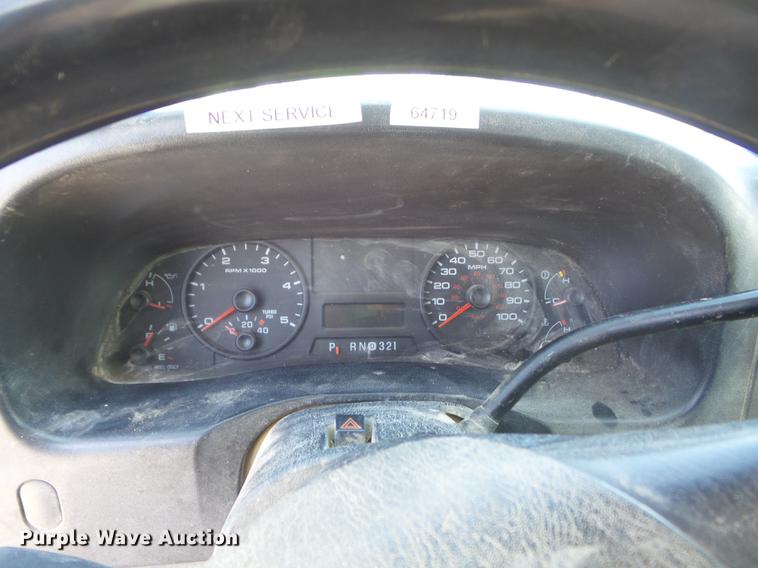 image for item DC7378 2006 Ford F350 Super Duty XL flatbed pickup truck