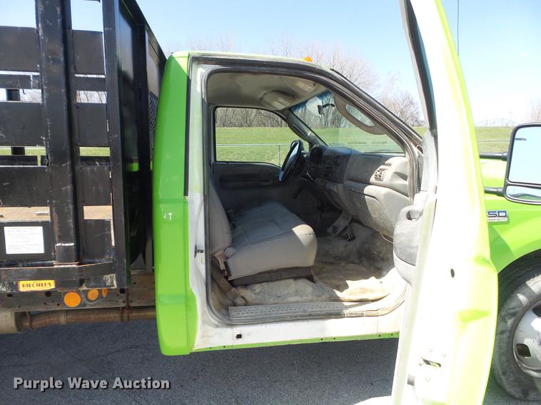 image for item DC7378 2006 Ford F350 Super Duty XL flatbed pickup truck