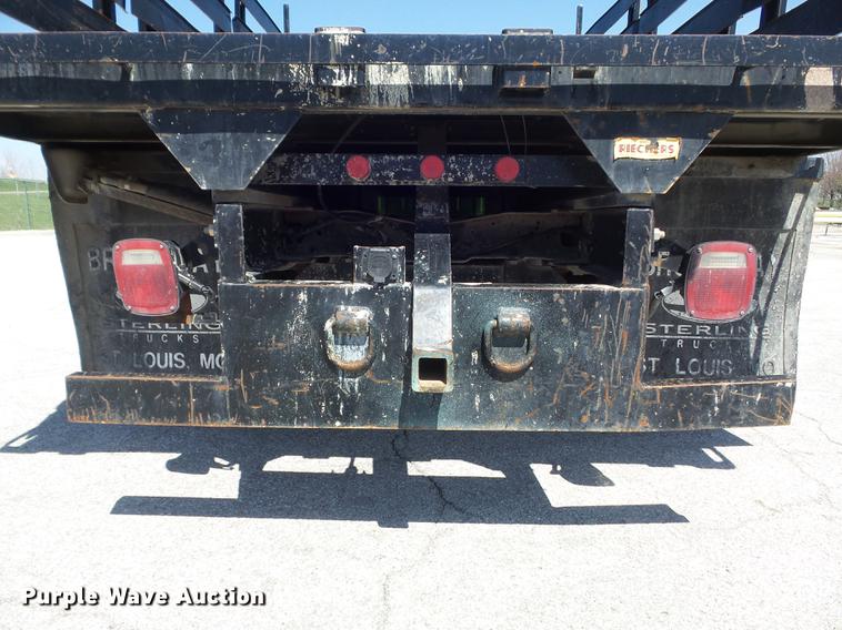 image for item DC7378 2006 Ford F350 Super Duty XL flatbed pickup truck