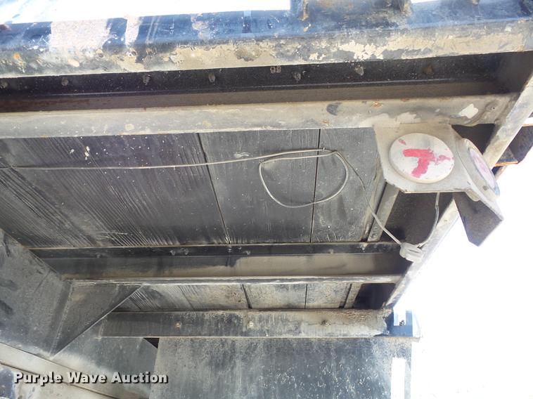 image for item DC7378 2006 Ford F350 Super Duty XL flatbed pickup truck