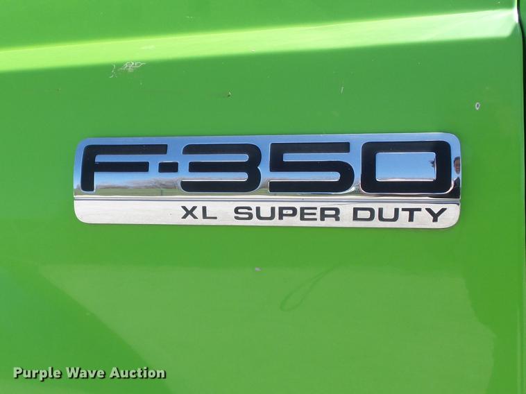 image for item DC7378 2006 Ford F350 Super Duty XL flatbed pickup truck