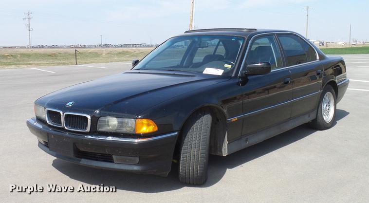 image for item DD1355 1995 BMW 740i