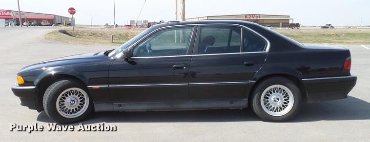 image for item DD1355 1995 BMW 740i