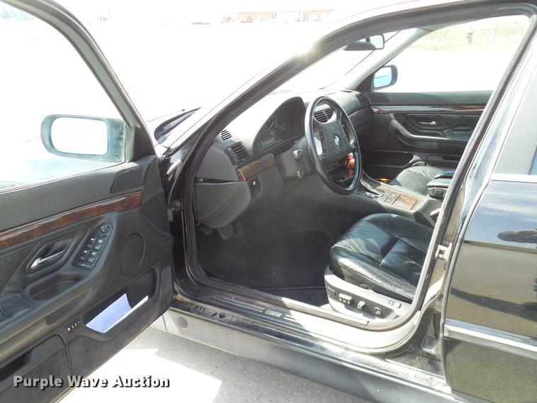 image for item DD1355 1995 BMW 740i