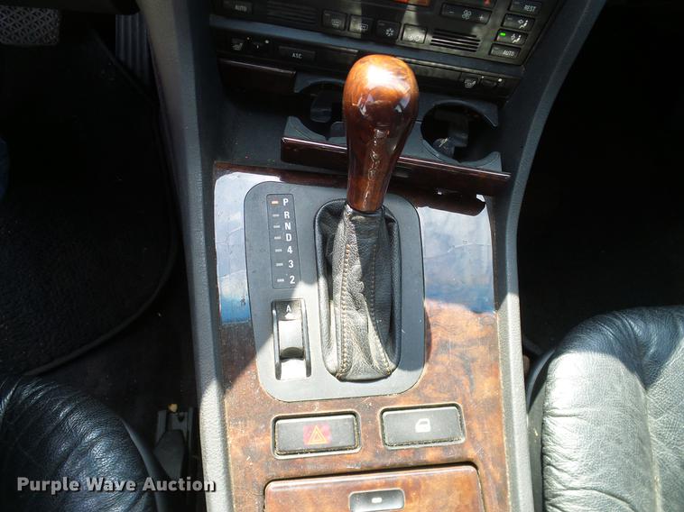 image for item DD1355 1995 BMW 740i