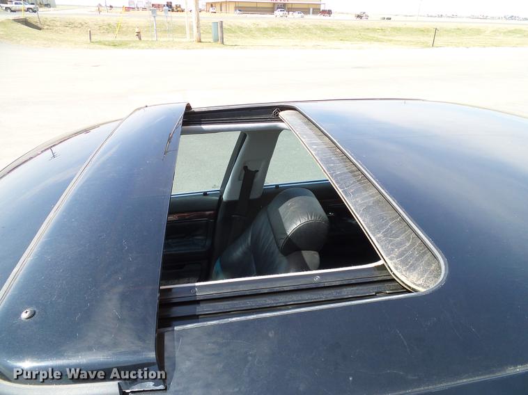 image for item DD1355 1995 BMW 740i