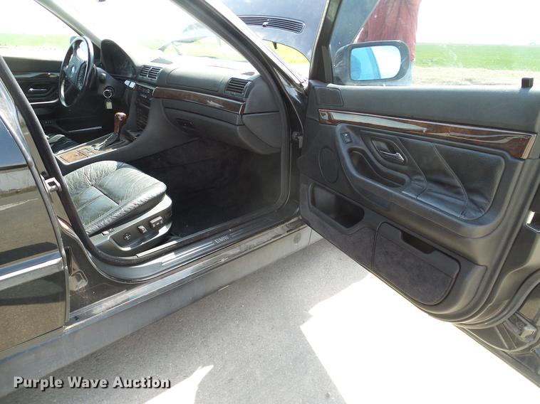 image for item DD1355 1995 BMW 740i