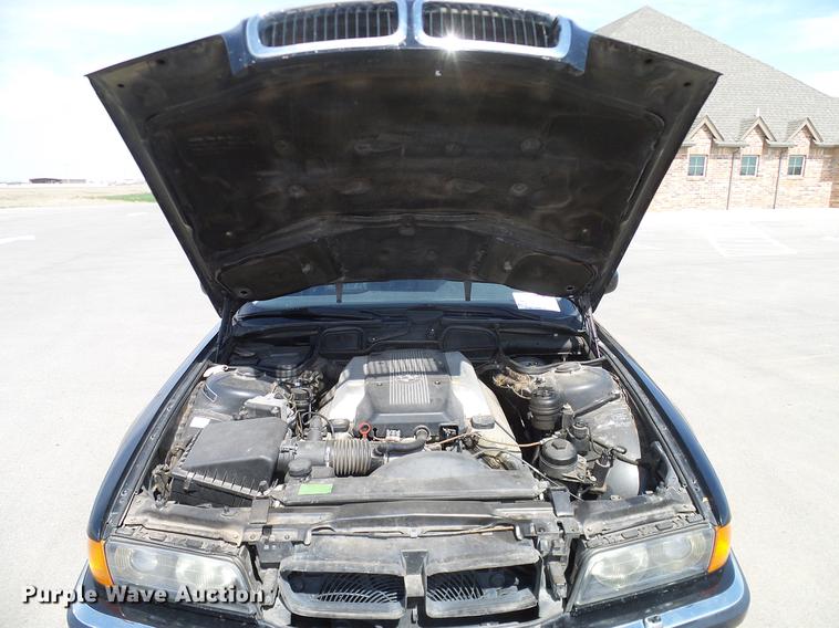 image for item DD1355 1995 BMW 740i