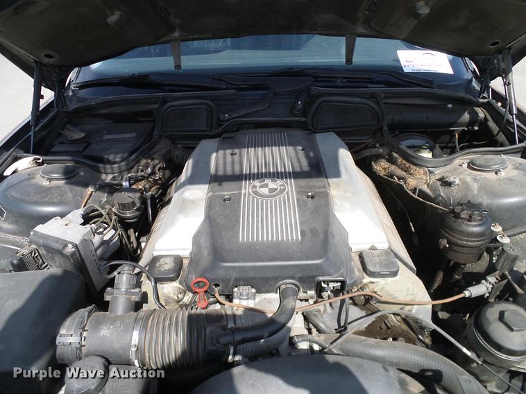 image for item DD1355 1995 BMW 740i