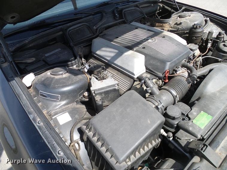 image for item DD1355 1995 BMW 740i