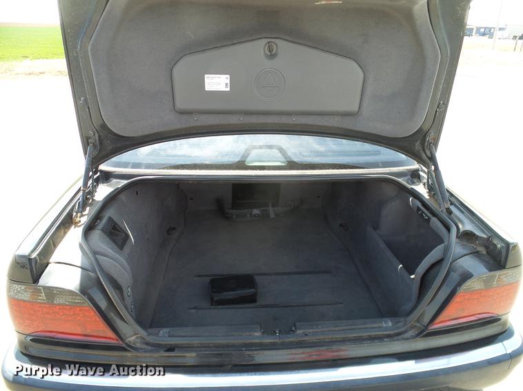 image for item DD1355 1995 BMW 740i